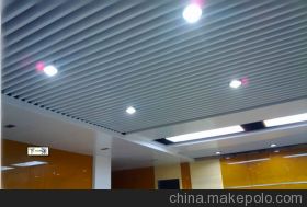 赣州市铝方通天花吊顶 价格解析与金属吊顶材料选择指南