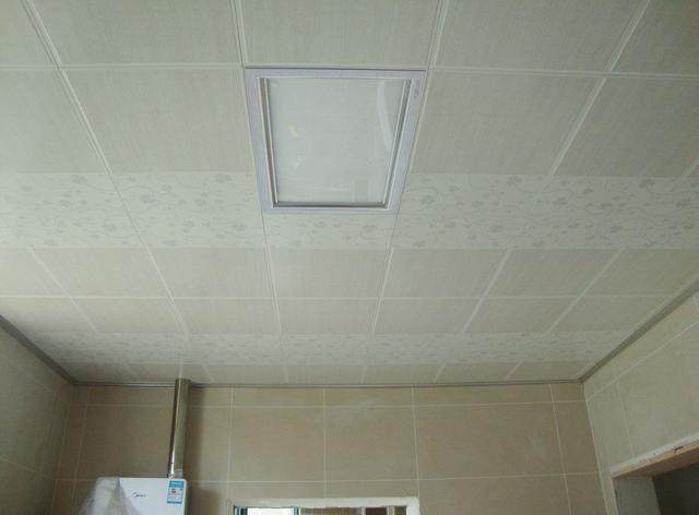 卫生间吊顶材料全解析 为何铝扣板成为主流之选